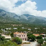 Toxotis 4* Pírgos Dhiroú