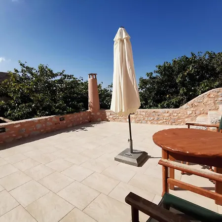 Toxotis Aparthotel Pírgos Dhiroú