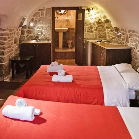 Toxotis Pírgos Dhiroú