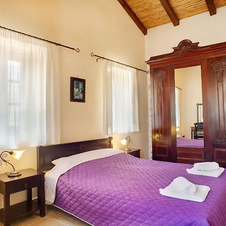 Toxotis Aparthotel 4*