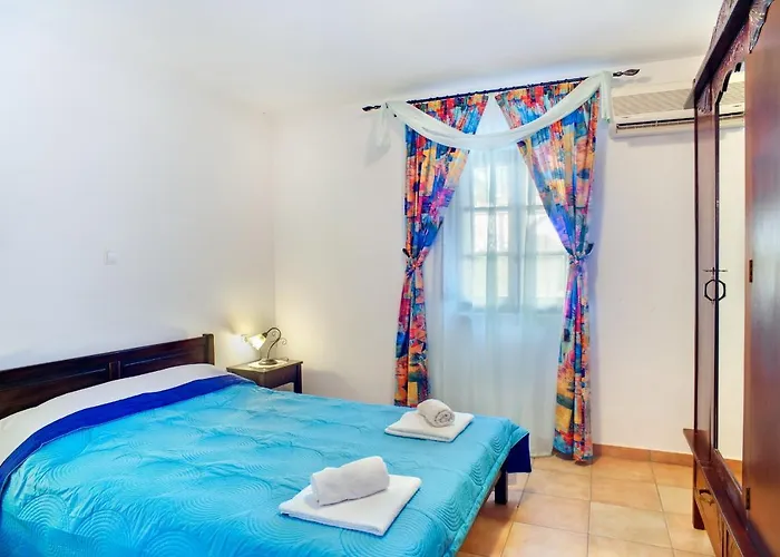 Toxotis Aparthotel 4*