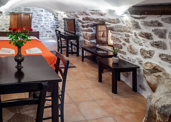 Toxotis Aparthotel Pírgos Dhiroú