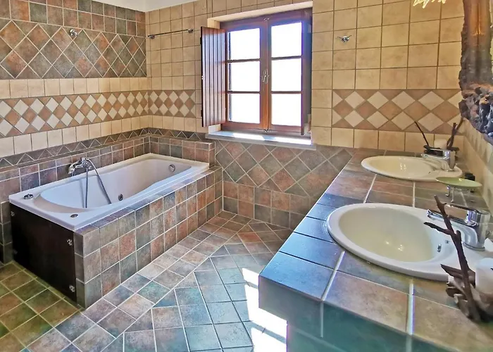 Toxotis Aparthotel Pírgos Dhiroú