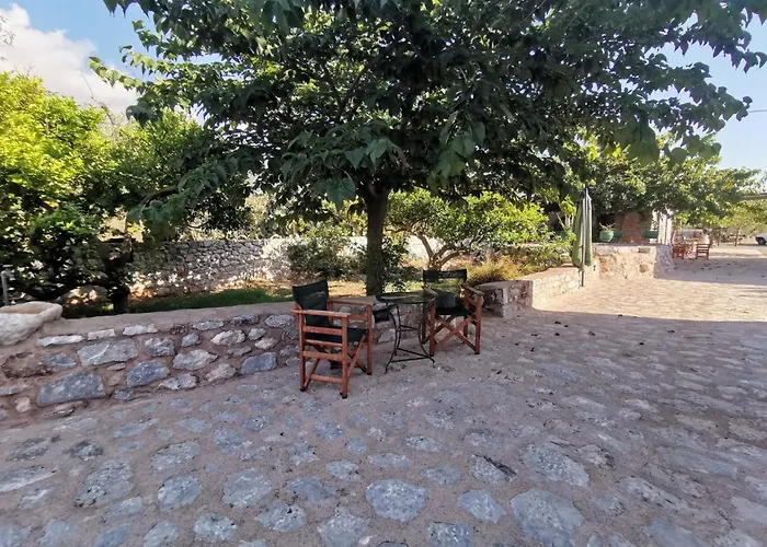 Toxotis Aparthotel Pírgos Dhiroú